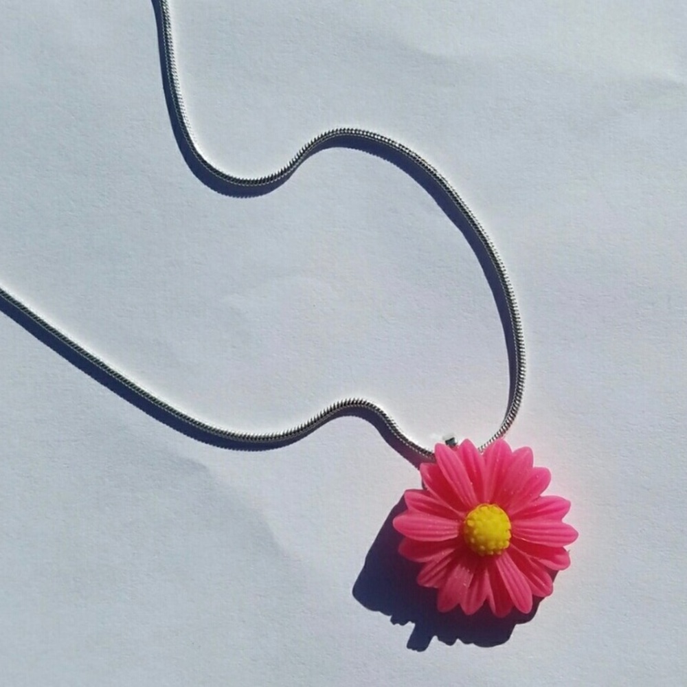 Fuchsia Pink Gerbera Daisy Snakeskin Chain Necklace - Picture 3 of 7